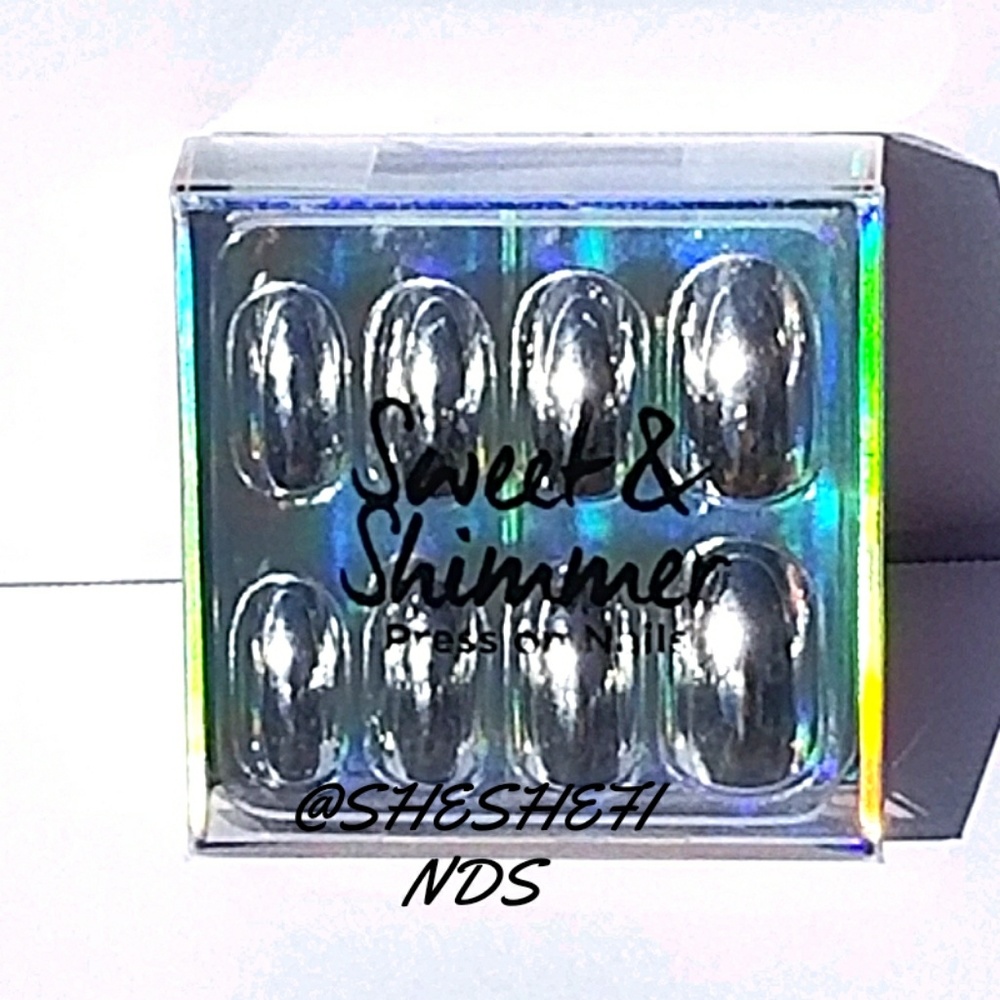 Sweet & Shimmer Press On Nails - SILVER